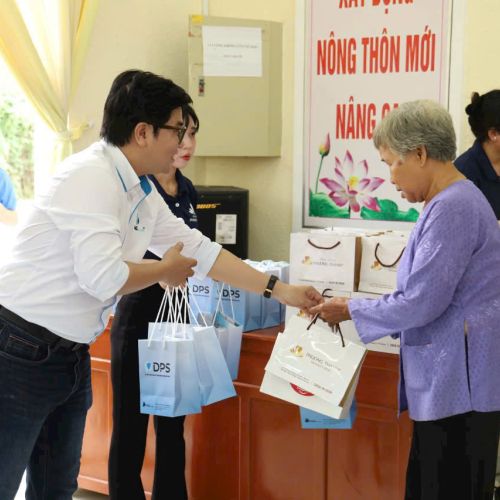DPS CHUNG TAY VÌ CỘNG ĐỒNG: TRAO TẶNG 200 PHẦN QUÀ TẠI XÃ MỸ LONG, HUYỆN CAO LÃNH